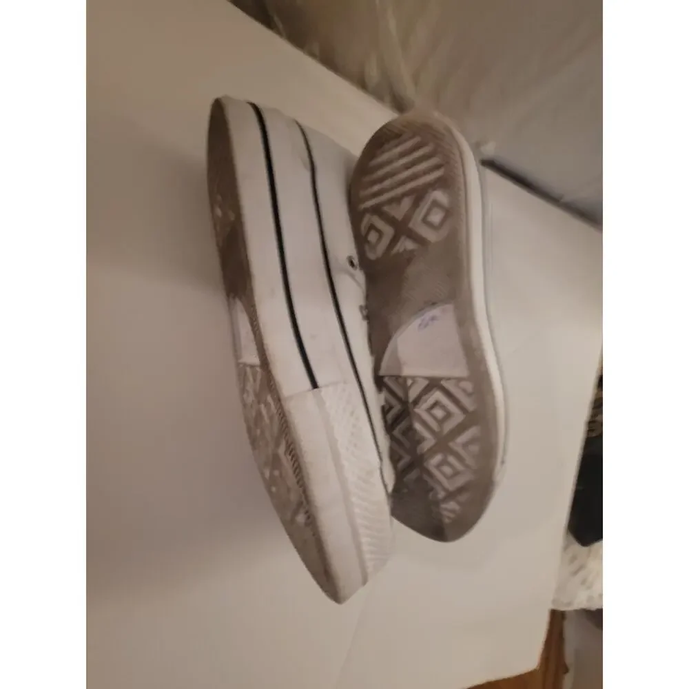Converse Chuck Taylor All Star High Top White Leather Lace Up Sneaker woman 7.5